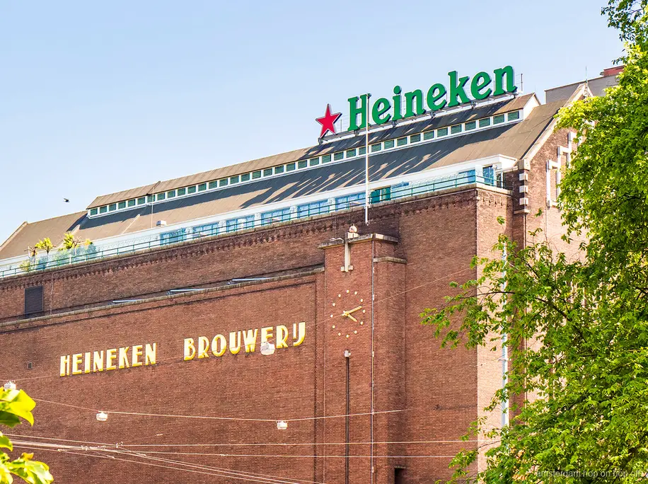 Uitzicht vanaf de rooftop bar bij de Heineken Experience Amsterdam