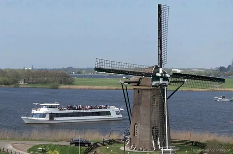 Working windmill along the Keukenhof windmill cruise route