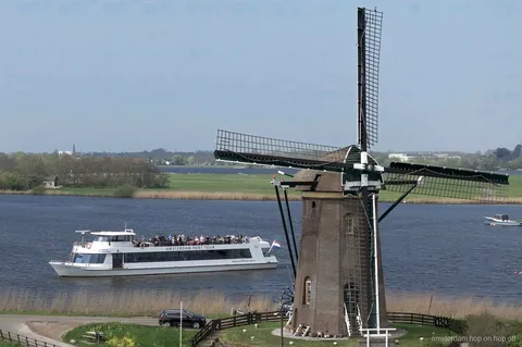 Funktionierende Windmühle entlang der Keukenhof Windmühlenfahrt-Route